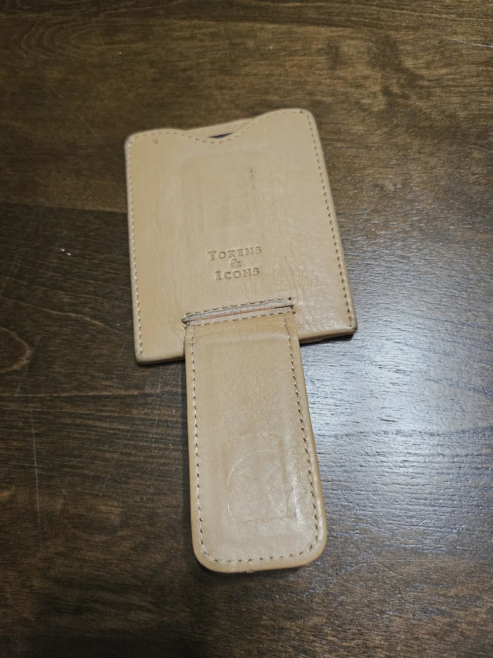 Incase Tan Leather Card Wallet with Magnetic Clip